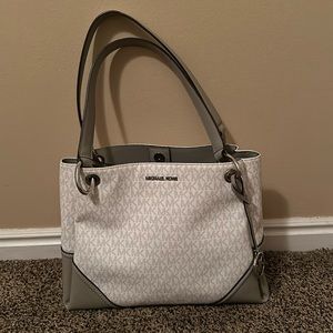 Michale Kors Purse